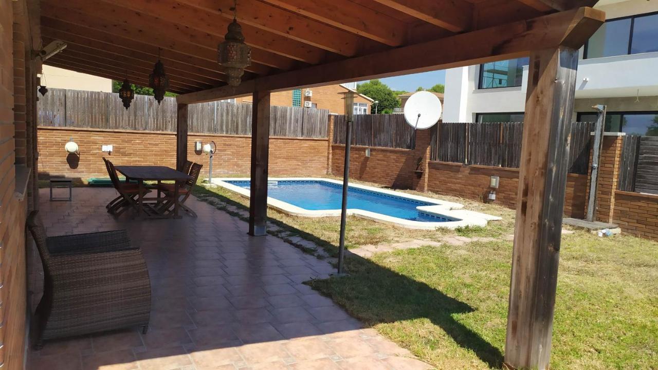 Chalet Moderno Con Piscina En Calafell Villa Eksteriør bilde